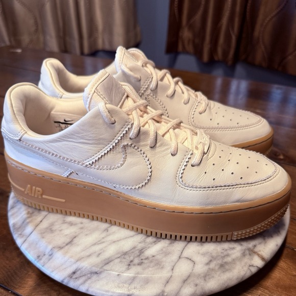 Nike Air Force 1 Sage Low LX Cream AR5409-100 Leather Low Trainer Women Sz 9 - Picture 3 of 7